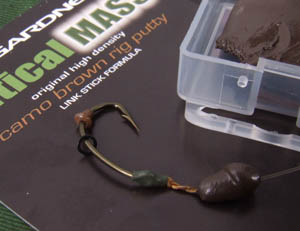 Add a small blob of Critical Mass putty over the all bright knot to critically balance the hookbait.