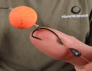 Attach your chosen pop up to a 4.6mm latex bait band.