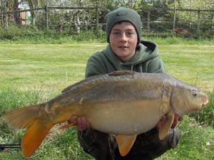 A new lake record, The Hog weighing 22lb 1oz!