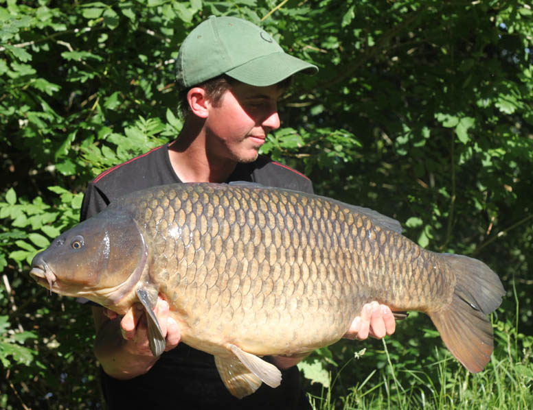 Tom with the Box Common weighing 32lb 14oz.