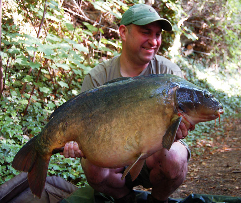 I instantly recognised it was a good fish and was naturally over the moon to be holding another of Fox’s jewels called Whiskers weighing in at 35.12lb!