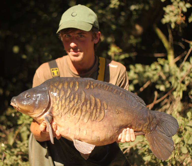 On stripping off the weed an immaculate half fully scaled mirror was revealed and looked amazing in the sun as we did the pictures. The fish was weighed at 26lb 6oz.