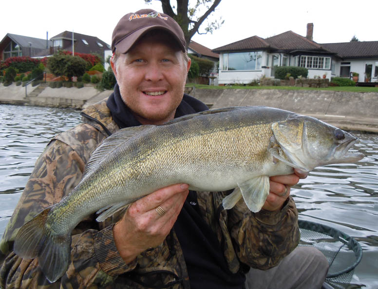 During this session I had a real bonus for the Thames in the shape of a zander weighing 7lb.