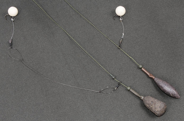 I use the chod rig when fishing in weed and the hinged stiff rig for clear areas or in silt...