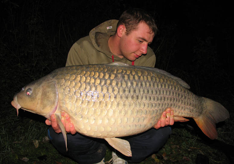 At the same time as the previous night, the middle rod came to life again and after an epic battle I managed to land a new pb common weighing 37lb 11oz.