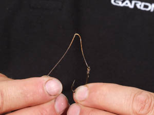 Step 3. The distance from the hook to the end of the skinned hooklink sets the height of the pop-up (these can also be used with ‘balanced’ hookbaits)