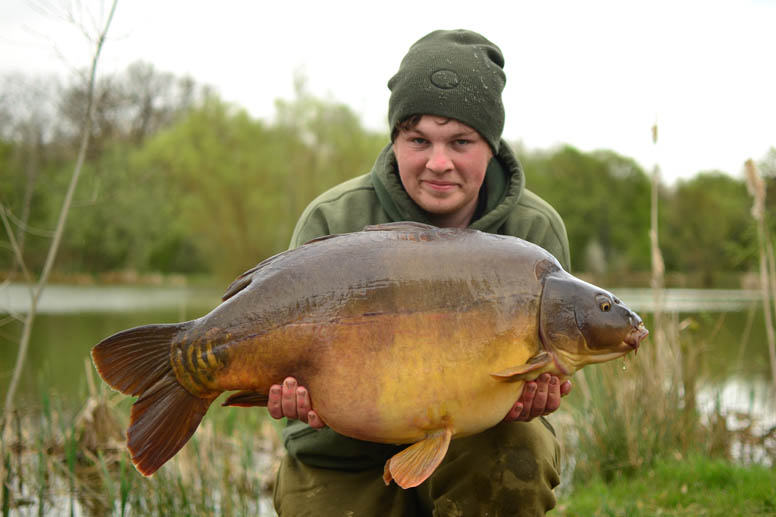 Ben was on hand with the net and this time it was a mirror weighing in at 35lb 14oz.