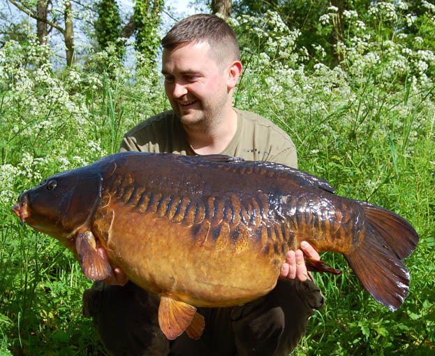 I was delighted to hear from my close friend Neil Haynes that not only had he caught a 40 plus from Dinton, he’d caught 2!