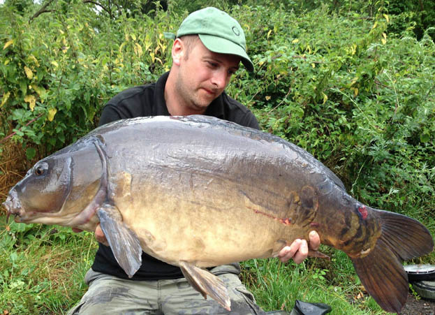 Another bite a few moments later resulted in a cracking 33lb 2oz mirror. It really was unbelievable fishing, and with 4 fish landed including 3 thirties overnight.
