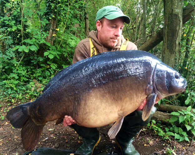 Ian's target fish known as Enoch, fell to his margin trap, weighing 43lb 14oz!