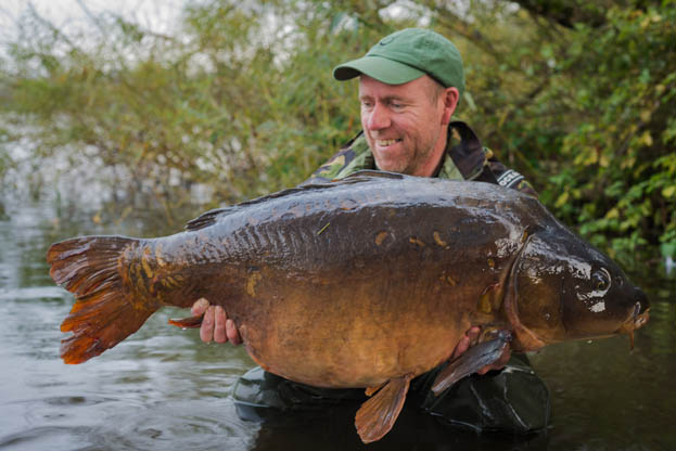 Andy just about to return the awesome mirror, all 41lb 8oz of it!