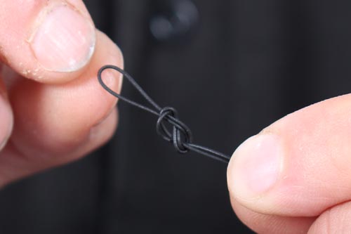 Step 2. Tie a figure of 8 loop knot at the other end to allow attachment to a Kwik Lok style swivel.
