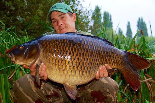 Carp Fishing – A Trip To Colnbrook West – By Chewy French